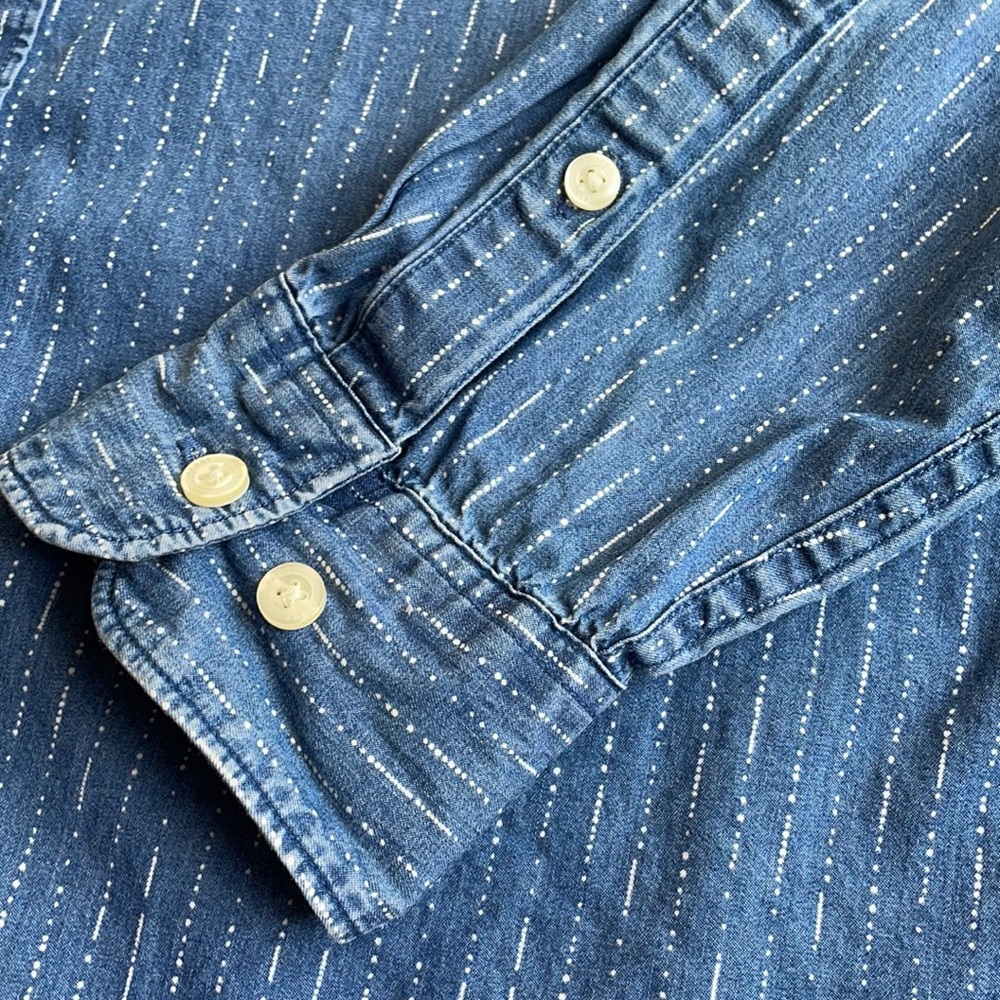 Nice button down - Picture 4 of 4